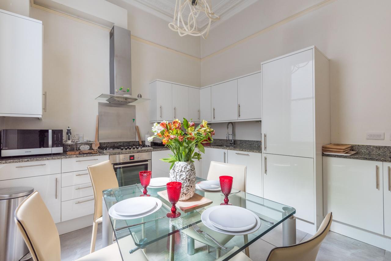 Lovely Chelsea Home Near The Thames By Underthedoormat Londyn Zewnętrze zdjęcie