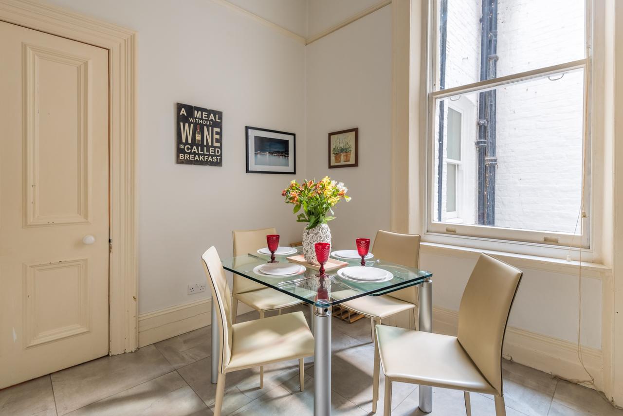 Lovely Chelsea Home Near The Thames By Underthedoormat Londyn Zewnętrze zdjęcie