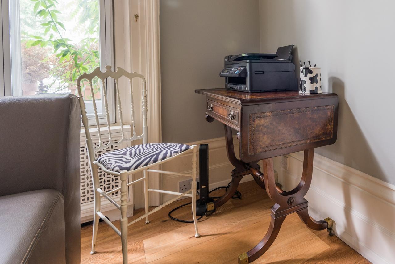 Lovely Chelsea Home Near The Thames By Underthedoormat Londyn Zewnętrze zdjęcie